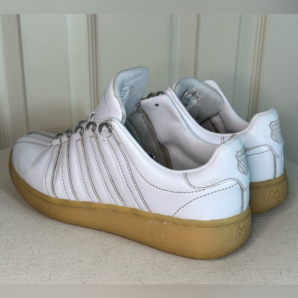 K-Swiss Classic Women's White Leather Tennis Shoe Athletic Sneaker Athleisure